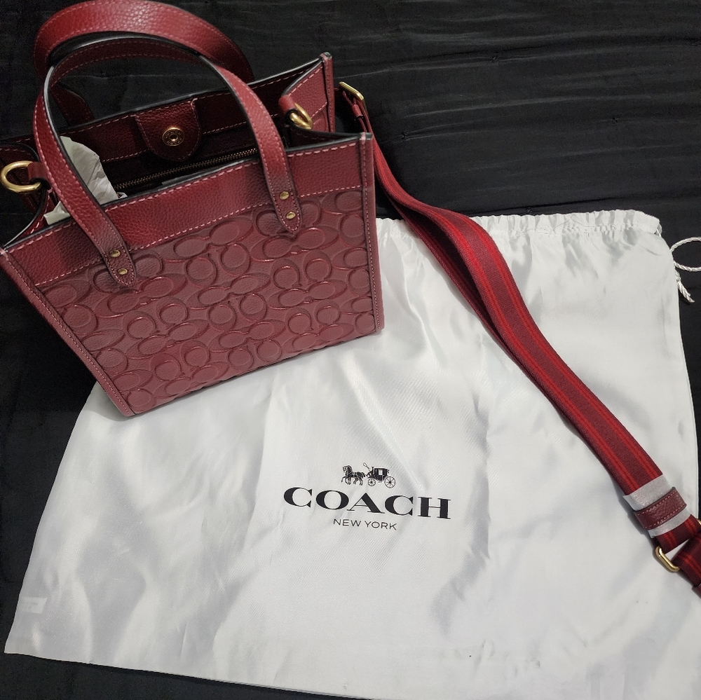 Coach Field Tote 22 In Signature Leather